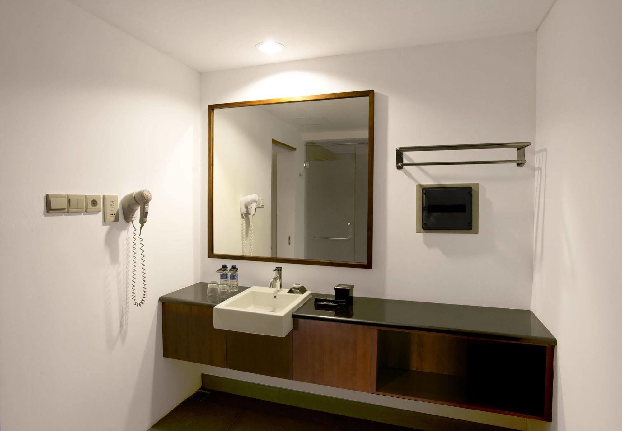 Hotel Neo+ Green Savana Sentul City Bogor Dış mekan fotoğraf